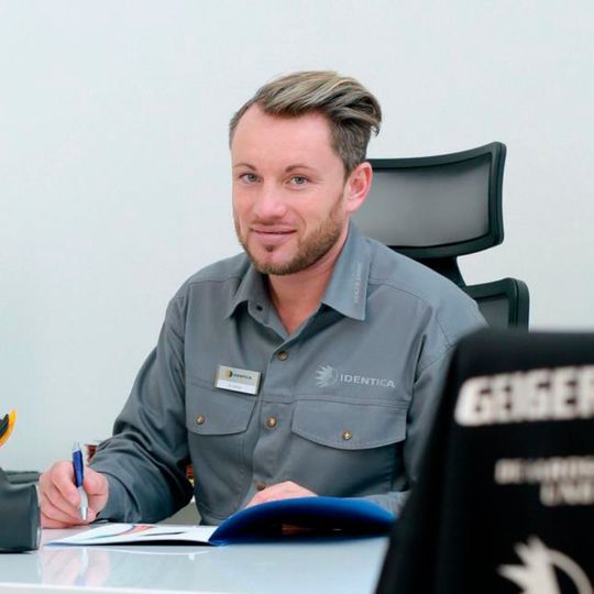 Jungunternehmer Dieter Geiger (Foto) fungiert derzeit als Erfolgsbeispiel von Identica. Während seiner fünfjährigen Partnerschaft erweiterte er seinen Betrieb auf drei Standorte. Ein vierter soll folgen. Jungunternehmer Dieter Geiger (Foto) fungiert derzeit als Erfolgsbeispiel von Identica. Während seiner fünfjährigen Partnerschaft erweiterte er seinen Betrieb auf drei Standorte. Ein vierter soll folgen.