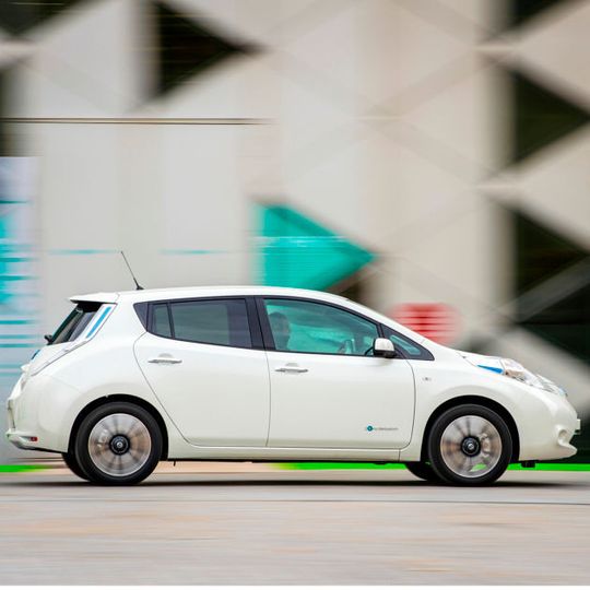 Mit dem Leaf hat Nissan ein erfolgreiches Produkt auf der Straße. Doch eine bessere Ladeinfrastruktur bleibt eine Hürde, um noch mehr Kunden zu gewinnen. Mit dem Leaf hat Nissan ein erfolgreiches Produkt auf der Straße. Doch eine bessere Ladeinfrastruktur bleibt eine Hürde, um noch mehr Kunden zu gewinnen.