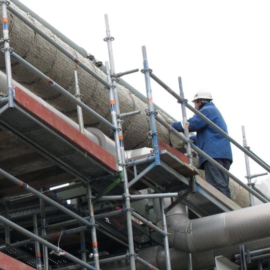 Leicht in der Verarbeitung: Das geringe Gewicht der Hochleistungsdämmung sorgt für eine einfache Handhabung und einen einfachen Zuschnitt. Zudem punktet die Drahtnetzmatte mit einer sehr guten Haptik, inklusive angenehmem Griffgefühl ohne störende Schmelzperlen. Leicht in der Verarbeitung: Das geringe Gewicht der Hochleistungsdämmung sorgt für eine einfache Handhabung und einen einfachen Zuschnitt. Zudem punktet die Drahtnetzmatte mit einer sehr guten Haptik, inklusive angenehmem Griffgefühl ohne störende Schmelzperlen.