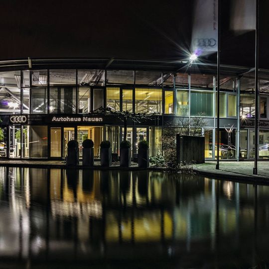 Der Audi-Betrieb des Autohauses Nauen ist ein architektonischer Blickfang. Der Audi-Betrieb des Autohauses Nauen ist ein architektonischer Blickfang.