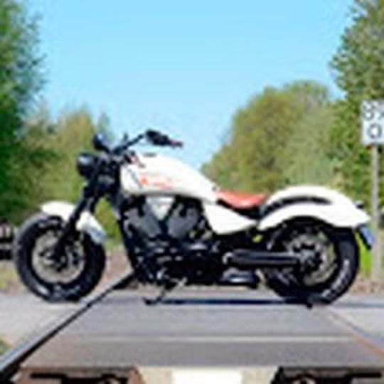Die schick umgebaute Victory Gunner von Scholly's Motorrad GmbH. Die schick umgebaute Victory Gunner von Scholly's Motorrad GmbH.