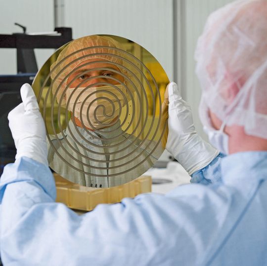 Die deutsche Photonikbranche verzeichnet seit Jahren hohe Wachstumsraten. Im Bild: Wafer Chuck. Die deutsche Photonikbranche verzeichnet seit Jahren hohe Wachstumsraten. Im Bild: Wafer Chuck.