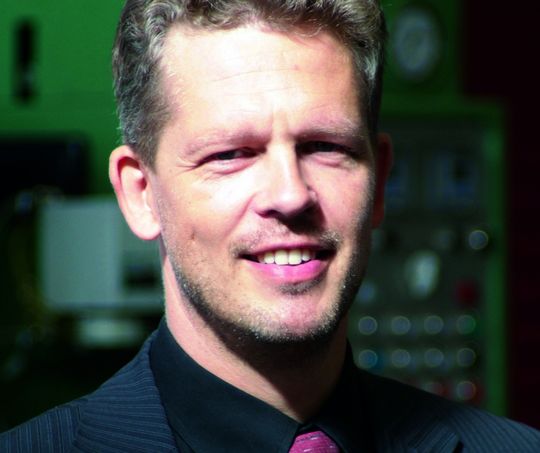Dipl.-Ing. Thomas Rehfeldt, Geschäftsführer der FLP Microfinishing GmbH: „Die Erfahrungen aus unserer Lohnfertigung mit Feinschleifen, Läppen, Polieren und Bürstentgraten fließen voll in konstruktive Verbesserungen unserer Maschinen und Anlagen.“ Bilder: FLP Dipl.-Ing. Thomas Rehfeldt, Geschäftsführer der FLP Microfinishing GmbH: „Die Erfahrungen aus unserer Lohnfertigung mit Feinschleifen, Läppen, Polieren und Bürstentgraten fließen voll in konstruktive Verbesserungen unserer Maschinen und Anlagen.“ Bilder: FLP