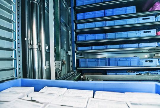 Um den Brand sofort zu löschen, wird Stickstoff durch Diffusorrohre in das Lagergerät eingeleitet. Mit geringem Druck, um keine Schäden am Lagergut anzurichten.