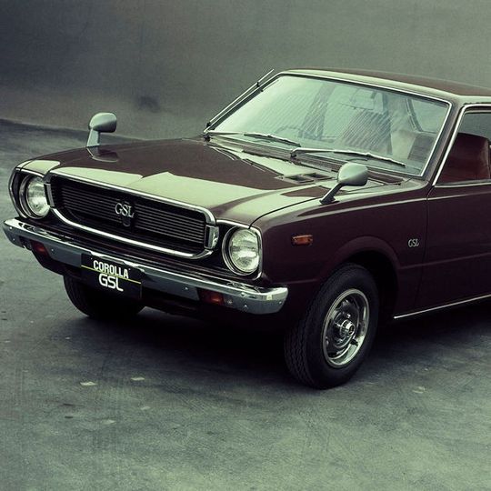 Seit Ende der 1970er Jahre zählt der Toyota Corolla regelmäßig zu den meistverkauften Autos der Welt. Seit Ende der 1970er Jahre zählt der Toyota Corolla regelmäßig zu den meistverkauften Autos der Welt.