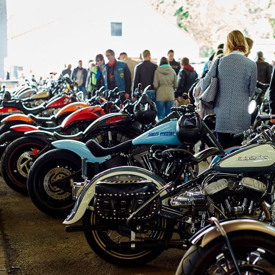 Zum dritten Mal veranstaltete Harley-Davidson den Harley Dome Cologne. Diesmal am Rheinauhafen in Köln. Zum dritten Mal veranstaltete Harley-Davidson den Harley Dome Cologne. Diesmal am Rheinauhafen in Köln.