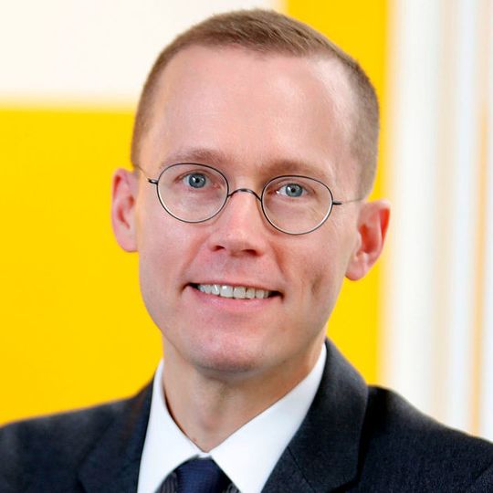 Frank Niewöhner wird zum 1. Juli 2016 neuer Marketingvorstand von Renault Deutschland und verantwortet in dieser Funktion auch die Konzerntochter Dacia. Frank Niewöhner wird zum 1. Juli 2016 neuer Marketingvorstand von Renault Deutschland und verantwortet in dieser Funktion auch die Konzerntochter Dacia.