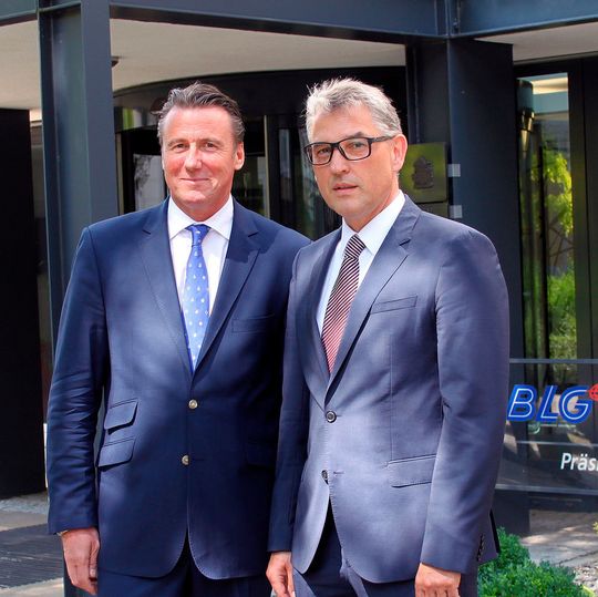 Nach der Vertragsunterzeichnung in Bremen: (v. l.) Christian Marnetté, Geschäftsführer Spedition BLG Logistics, und Alexander Opszalski, der bisherige geschäftsführende Gesellschafter der Fortragroup. Nach der Vertragsunterzeichnung in Bremen: (v. l.) Christian Marnetté, Geschäftsführer Spedition BLG Logistics, und Alexander Opszalski, der bisherige geschäftsführende Gesellschafter der Fortragroup.