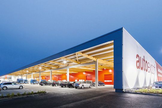 Auch der Bau des Autohauses Autoexpo der Deutschen Auto-Markt GmbH in Fernwald wurde mittels Immobilienleasing finanziert.