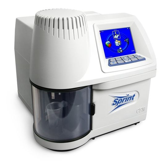 Der neue Sprint Protein-Analysator von CEM bestimmt den Proteingehalt von Proben in zwei bis drei Minuten. Der neue Sprint Protein-Analysator von CEM bestimmt den Proteingehalt von Proben in zwei bis drei Minuten.