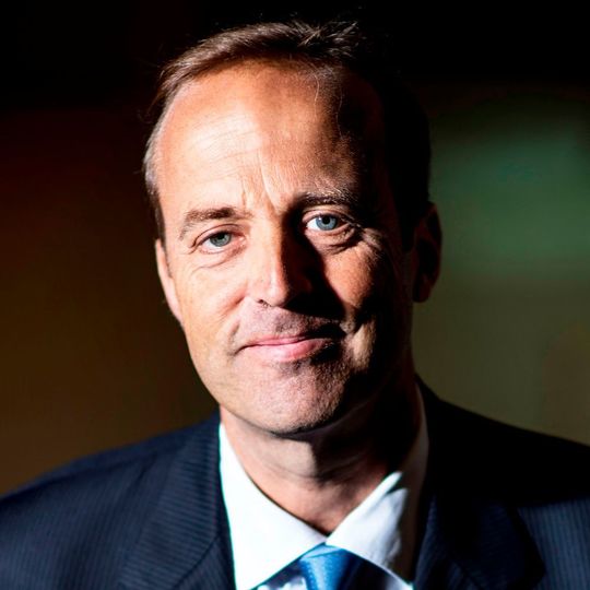 Tritt seine neue Position als CEO bei DHL Supply Chain mit reichhaltiger internationaler Erfahrung an: Oscar de Bok. Tritt seine neue Position als CEO bei DHL Supply Chain mit reichhaltiger internationaler Erfahrung an: Oscar de Bok.