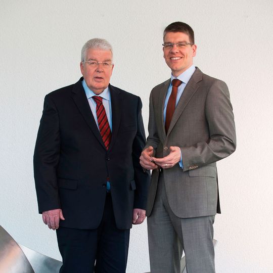 The Mapal senior management: Dr. Dieter Kress (president) and Dr. Jochen Kress The Mapal senior management: Dr. Dieter Kress (president) and Dr. Jochen Kress