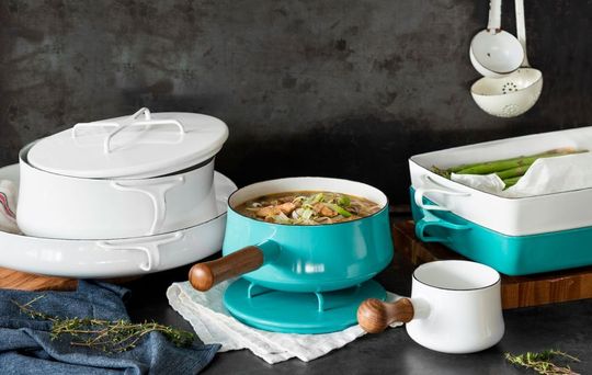 Der Springlane-Onlineshop führt rund 15.000 Artikel rund ums Kochen, Backen, Grillen und den gedeckten Tisch.