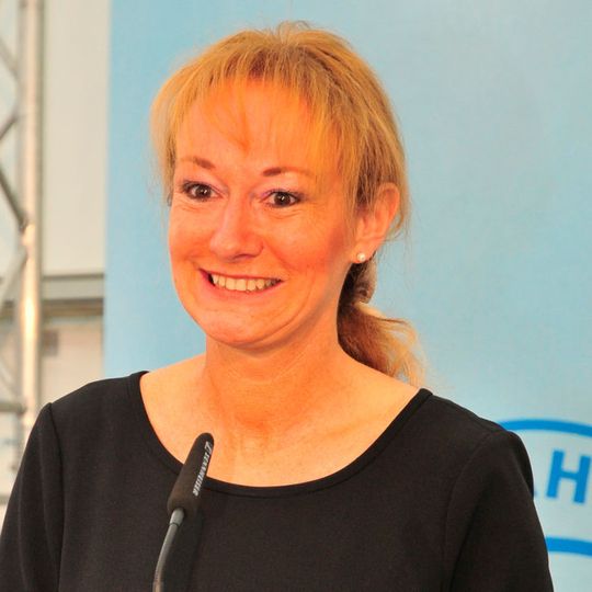 BFC-Geschäftsführerin Sylvia Gerl begrüßte die Gäste der feierlichen Zeugnisübergabe. BFC-Geschäftsführerin Sylvia Gerl begrüßte die Gäste der feierlichen Zeugnisübergabe.