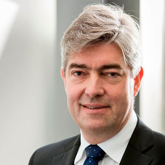 Ralph Heuwing wird seinen bis Mai 2017 laufenden Vertrag als Finanzvorstand der Dürr AG nicht verlängern. Ralph Heuwing wird seinen bis Mai 2017 laufenden Vertrag als Finanzvorstand der Dürr AG nicht verlängern.