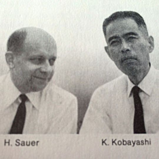 1963: Hans Sauer und Kaoru Kobayashi - das freundschaftliche Verhältnis der beiden Entscheidungsträger trägt zum Erfolg des Unternehmens bei 1963: Hans Sauer und Kaoru Kobayashi - das freundschaftliche Verhältnis der beiden Entscheidungsträger trägt zum Erfolg des Unternehmens bei