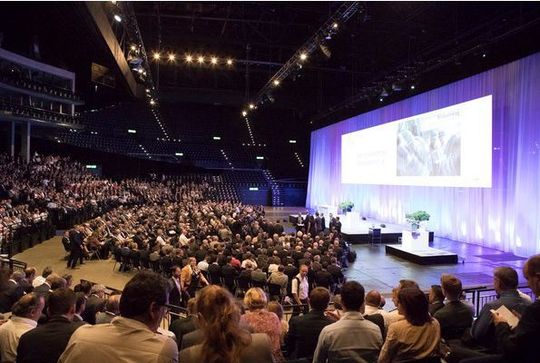 Un public nombreux pour cette 10ème Journée de l'industrie de Swissmem qui c'est tenue le 30 juin à Zürich. Un public nombreux pour cette 10ème Journée de l'industrie de Swissmem qui c'est tenue le 30 juin à Zürich.
