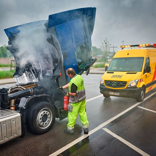 Lkw-Brände gehören zu den gefährlichsten Verkehrsereignissen. Lkw-Brände gehören zu den gefährlichsten Verkehrsereignissen.