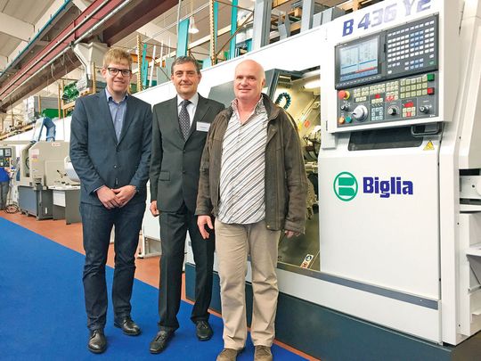 V. l. n. r. Markus Weber (GF BWB), Mauro Biglia (Biglia S.P.A.) und Christoph Weibel, (VR-Präsident BWB). V. l. n. r. Markus Weber (GF BWB), Mauro Biglia (Biglia S.P.A.) und Christoph Weibel, (VR-Präsident BWB).