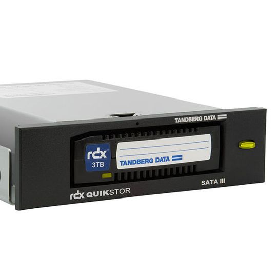 Dank SATA III-Technik bietet das Wechselplattenlaufwerk von Tandberg nun noch höhere Transferraten. Dank SATA III-Technik bietet das Wechselplattenlaufwerk von Tandberg nun noch höhere Transferraten.