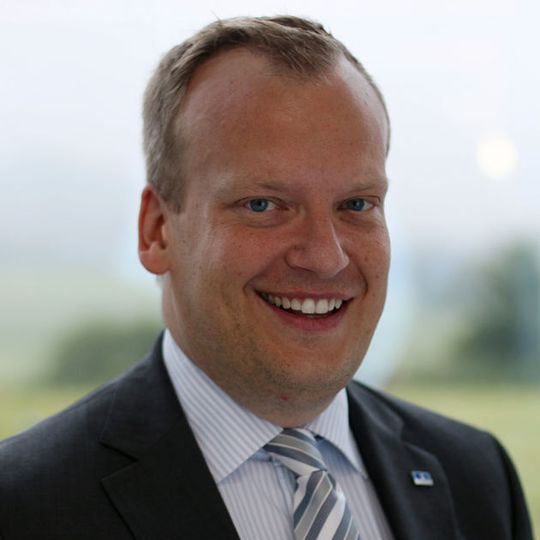 Simon Schnurrer übernimmt zum 1. Juli die Geschäftsleitung bei Ricardo Strategic Consulting. Simon Schnurrer übernimmt zum 1. Juli die Geschäftsleitung bei Ricardo Strategic Consulting.
