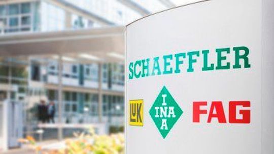 Tout sous la même bannière