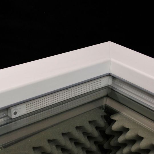Im Fensterrahmen integriert und kostengünstig: Im Fensterrahmen integriert und kostengünstig: