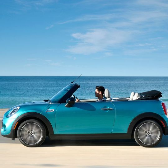 Mini ist in Deutschland auch mit Cabrios gefragt. Mini ist in Deutschland auch mit Cabrios gefragt.