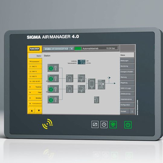 Der Sigma Air Manager 4.0 (SAM 4.0) überwacht und steuert nicht nur hocheffizient alle Komponenten einer Druckluftstation, er macht sie auch fit für Industrie 4.0. Der Sigma Air Manager 4.0 (SAM 4.0) überwacht und steuert nicht nur hocheffizient alle Komponenten einer Druckluftstation, er macht sie auch fit für Industrie 4.0.