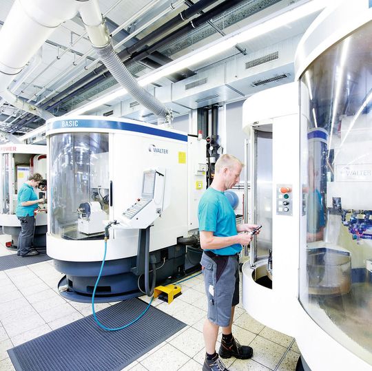 Ein Blick in die Produktion der Präzisionswerkzeuge bei Müller. Ein Blick in die Produktion der Präzisionswerkzeuge bei Müller.