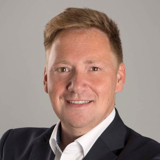 Oliver Fett ist Geschäftsführer von Mein Auto Konfigurator.