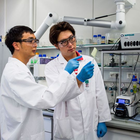 PhD student Tao Luo and postdoc Il Seok Chae are part of the research team that developed the new hydrophobic membrane with nanopores. PhD student Tao Luo and postdoc Il Seok Chae are part of the research team that developed the new hydrophobic membrane with nanopores.