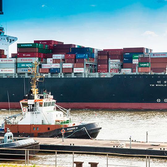 Rittal stellt vom 6. bis 9. September 2016 in Hamburg auf der SMM, der Messe für die maritime Branche, Schaltschrank- und IT-Lösungen für die Schifffahrtsbranche vor. Rittal stellt vom 6. bis 9. September 2016 in Hamburg auf der SMM, der Messe für die maritime Branche, Schaltschrank- und IT-Lösungen für die Schifffahrtsbranche vor.