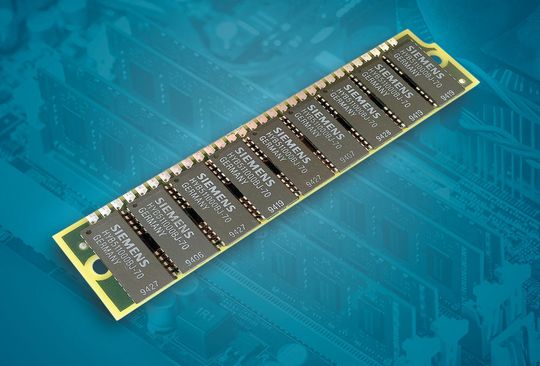 DRAM-Modul von Siemens: Siemens gliederte 1999 sein Halbleiterwerk aus und daraus wurde Infineon DRAM-Modul von Siemens: Siemens gliederte 1999 sein Halbleiterwerk aus und daraus wurde Infineon