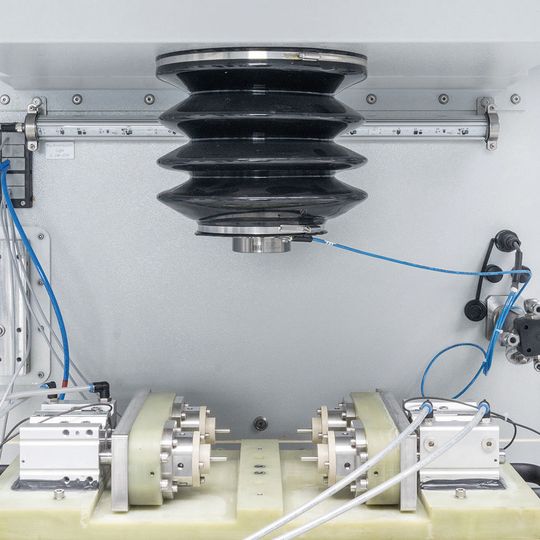 Der Arbeitsraum der PTS 2500 lässt sich optimal auf jedes Werkstück konfigurieren. Der Arbeitsraum der PTS 2500 lässt sich optimal auf jedes Werkstück konfigurieren.