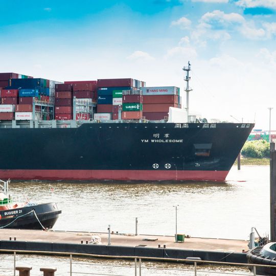 Rittal stellt vom 6. bis 9. September 2016 in Hamburg auf der SMM, der weltweit führenden Messe für die maritime Branche, neuste Schaltschrank- und IT-Lösungen für die Schifffahrtsbranche vor. Rittal stellt vom 6. bis 9. September 2016 in Hamburg auf der SMM, der weltweit führenden Messe für die maritime Branche, neuste Schaltschrank- und IT-Lösungen für die Schifffahrtsbranche vor.
