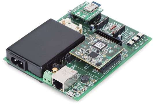 Bild 1: dLAN Green PHY Evaluation-Board II, bestückt mit dLANs Green-PHY-Modul und einem mikroBUS- CLICK-Board Bild 1: dLAN Green PHY Evaluation-Board II, bestückt mit dLANs Green-PHY-Modul und einem mikroBUS- CLICK-Board