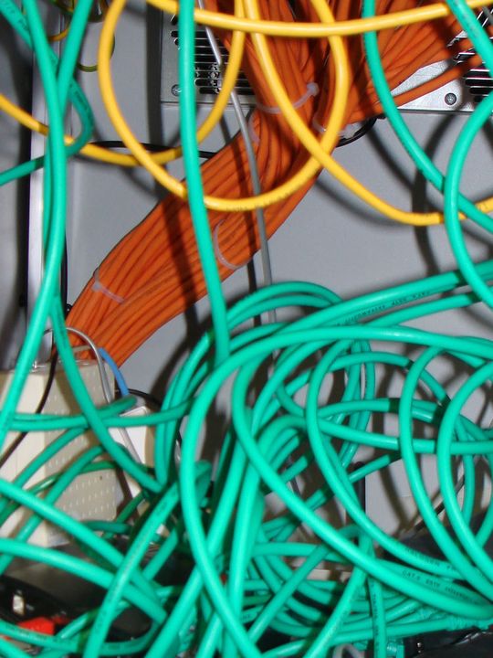 Viele Mängel im Rechenzentrum lassen sich tatsächlich schon bei Augenschein erkennen. Und trotzdem kommen einige Fehler immer wieder vor. Viele Mängel im Rechenzentrum lassen sich tatsächlich schon bei Augenschein erkennen. Und trotzdem kommen einige Fehler immer wieder vor.