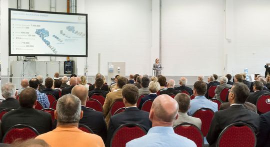 Die geschäftsführende Gesellschafterin Jutta Humbert sprach anlässlich des 25-jährigen Jubiläums über die Rolle des Gadebuscher Standorts in der internationalen Unternehmensgruppe.