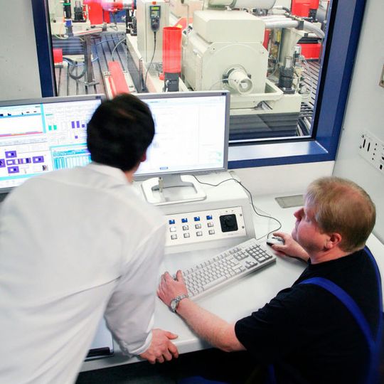 ZF entwickelt nicht nur in der Friedrichshafener Zentrale sondern global in verschiedenen Entwicklungszentren. Nun kommt in Indien ein neues Tech Center hinzu. ZF entwickelt nicht nur in der Friedrichshafener Zentrale sondern global in verschiedenen Entwicklungszentren. Nun kommt in Indien ein neues Tech Center hinzu.