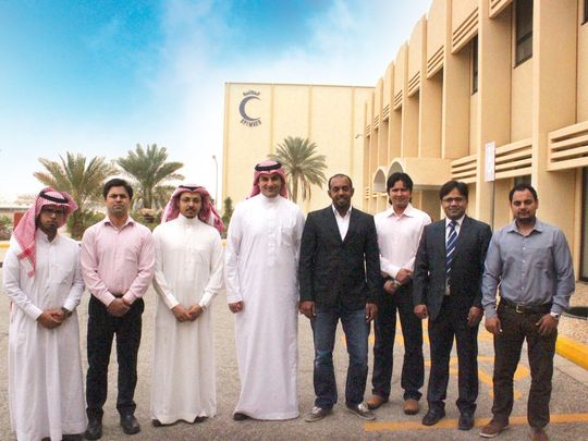 Das technische Industrial-LAN-Team von Spimaco und ZMS Technology in Saudi Arabien. Das technische Industrial-LAN-Team von Spimaco und ZMS Technology in Saudi Arabien.