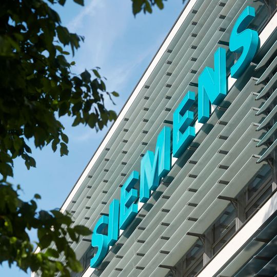 Siemens sichert sich mit dem Kauf des britischen Dienstleisters Materials Solutions die Technik des Selective Laser Melting. Siemens sichert sich mit dem Kauf des britischen Dienstleisters Materials Solutions die Technik des Selective Laser Melting.