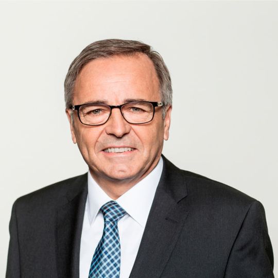 Rolf Lutz hat über drei Jahrzehnte bei ZF sein Know-how eingebracht. Rolf Lutz hat über drei Jahrzehnte bei ZF sein Know-how eingebracht.