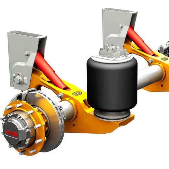 SAF-Trak: Die angetriebene Achse SAF-Trak unterstützt über einen hydraulisch angetriebenen Motor die Zugmaschine an Steigungen und bei schwierigem Untergrund. SAF-Trak: Die angetriebene Achse SAF-Trak unterstützt über einen hydraulisch angetriebenen Motor die Zugmaschine an Steigungen und bei schwierigem Untergrund.