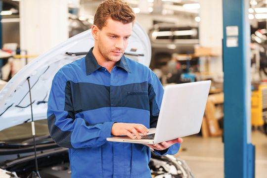 Ihre technischen Informationen für die Wartungen und Reparaturen nach Herstellervorgaben erhalten die Freien Werkstätten von ihren Teilegroßhändlern. Ihre technischen Informationen für die Wartungen und Reparaturen nach Herstellervorgaben erhalten die Freien Werkstätten von ihren Teilegroßhändlern.