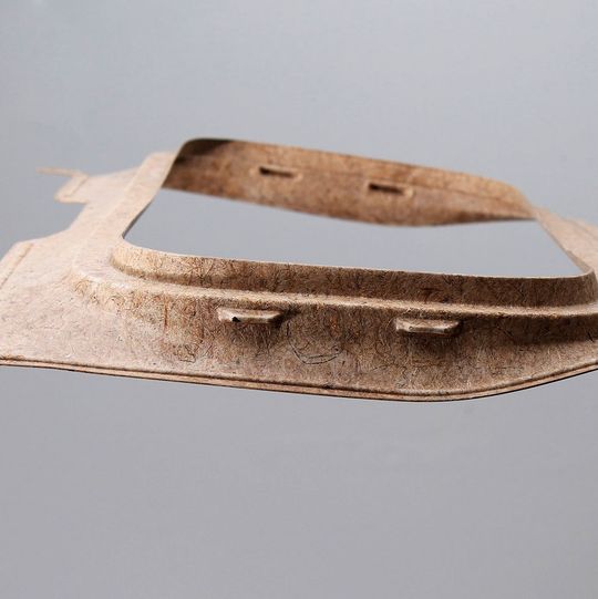 Der IAC FiberFrame ermöglicht Gewichtseinsparungen von bis zu 50 % im Vergleich zu regulären Metallrahmen. Der IAC FiberFrame ermöglicht Gewichtseinsparungen von bis zu 50 % im Vergleich zu regulären Metallrahmen.
