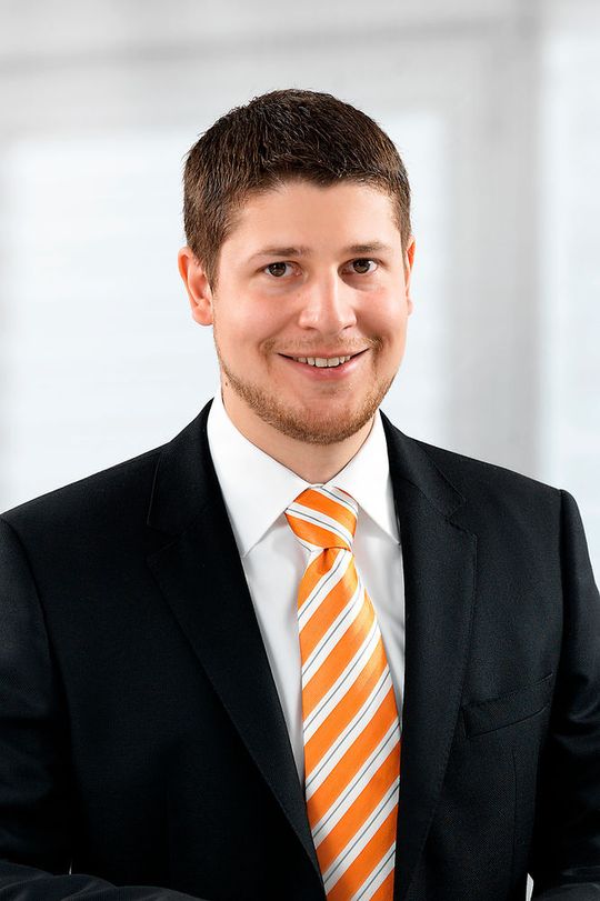 Dr. Bernhard Gorny, Leiter Product Lifecycle Management bei Weidmüller, hat mit dem Weidmüller Configurator ein intelligentes Tool für den Engineering-Prozess realisiert. Dr. Bernhard Gorny, Leiter Product Lifecycle Management bei Weidmüller, hat mit dem Weidmüller Configurator ein intelligentes Tool für den Engineering-Prozess realisiert.