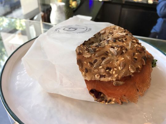 „Zanbarrier OGR“, ein speziell für fetthaltige Lebensmittel entwickeltes Kontaktpapier, ist der neueste Wurf aus dem Hause Zanders.