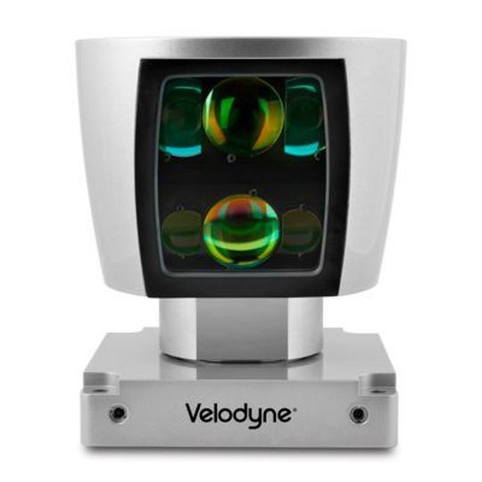 Der Velodyne-Laserscanner HDL-64E konstruiert mit rotierenden Lasern ein exaktes Bild seiner Umgebung. Das Gerät nimmt pro Sekunde 1,3 Millionen Umgebungspunkte auf. Der Velodyne-Laserscanner HDL-64E konstruiert mit rotierenden Lasern ein exaktes Bild seiner Umgebung. Das Gerät nimmt pro Sekunde 1,3 Millionen Umgebungspunkte auf.