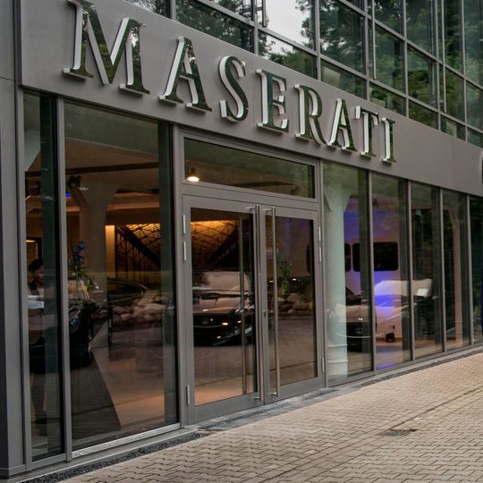Der neue Maserati-Vertriebsstandort in Oldenburg-Etzhorn. Der neue Maserati-Vertriebsstandort in Oldenburg-Etzhorn.